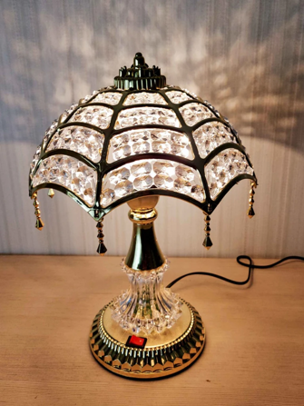 6. Una lampada da tavolo vintage-0