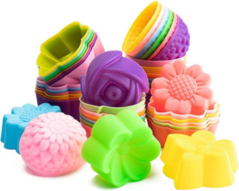 10. Ispirate la bambina a esplorare le sue capacità di cottura con questi fantastici stampi per cupcake in silicone.-0