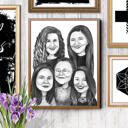 Ģimenes karikatūras portrets melnbaltā stilā no fotoattēliem, kas uzdrukāti uz plakāta kā pielāgota dāvana