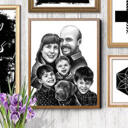Posterafdruk: Familie met huisdierkarikatuur in zwart-witstijl