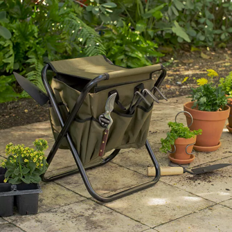 9. Para abuelos con pulgares verdes: Un práctico asiento para herramientas de jardinería-0