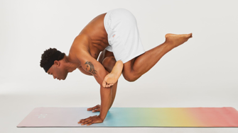 10. Alo Yoga Pride Warrior Mat-0