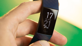 2. Fitbit Charge 4 Фитнес-трекер и трекер активности-0
