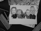 Família com caricatura de animal de estimação em estilo preto e branco para um presente de pôster personalizado