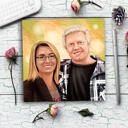 Репрезентативный портрет пары, нарисованный вручную в цветном стиле из фотографий, напечатанных на плакате